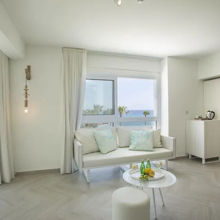 Infinity Blu - Designed For Adults 4* Pernera