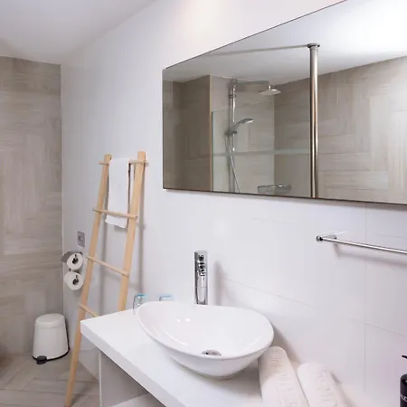 Infinity Blu - Designed For Adults 4* Pernera