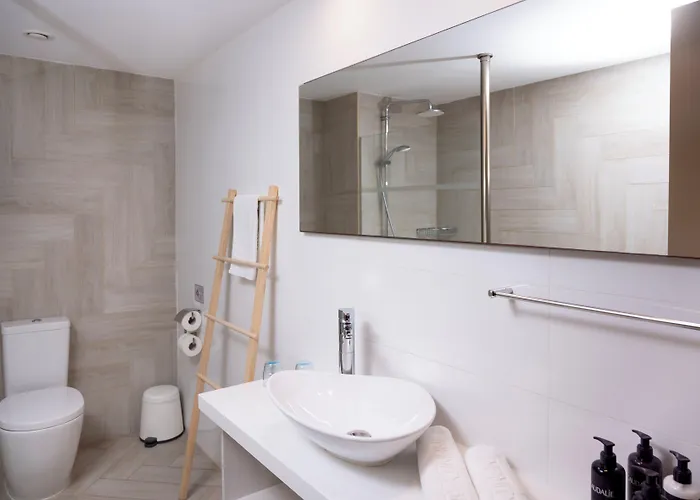 Infinity Blu - Designed For Adults 4* Pernera