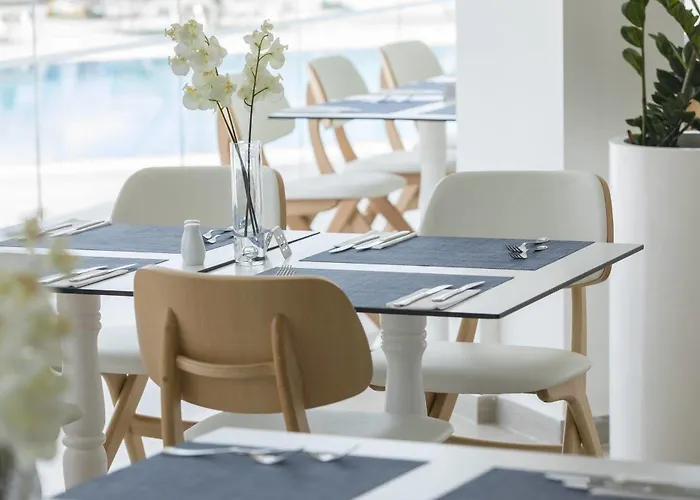 Infinity Blu - Designed For Adults 4* Pernera