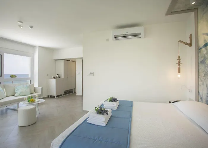 Infinity Blu - Designed For Adults 4*